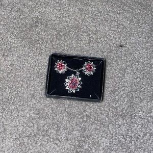 October Avon necklace and earrings set